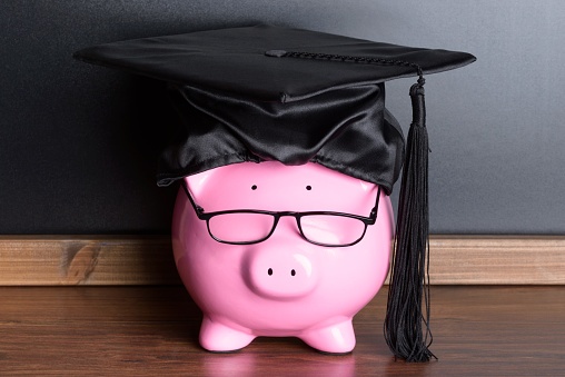 piggy_bank_with_graduation_hat