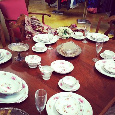 vintage_mixed_china_table_setting