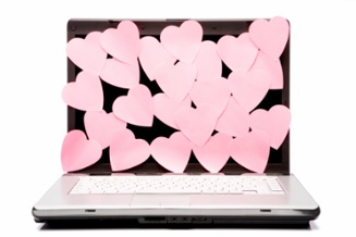 laptop_covered_in_heart_postit_notes