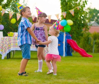 kids_dancing_at_party